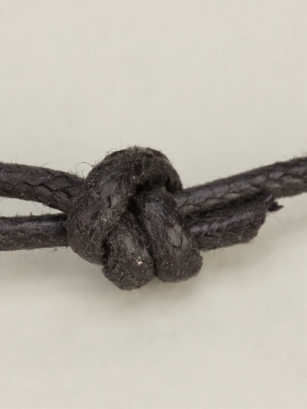 'Black Essenses'十字项坠项链