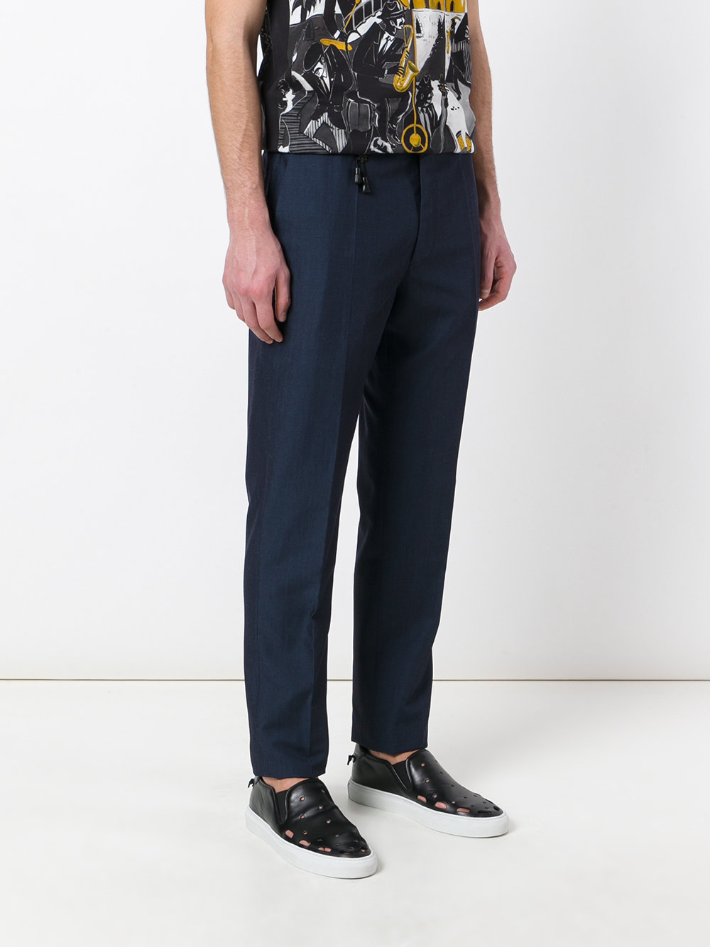 straight-leg trousers