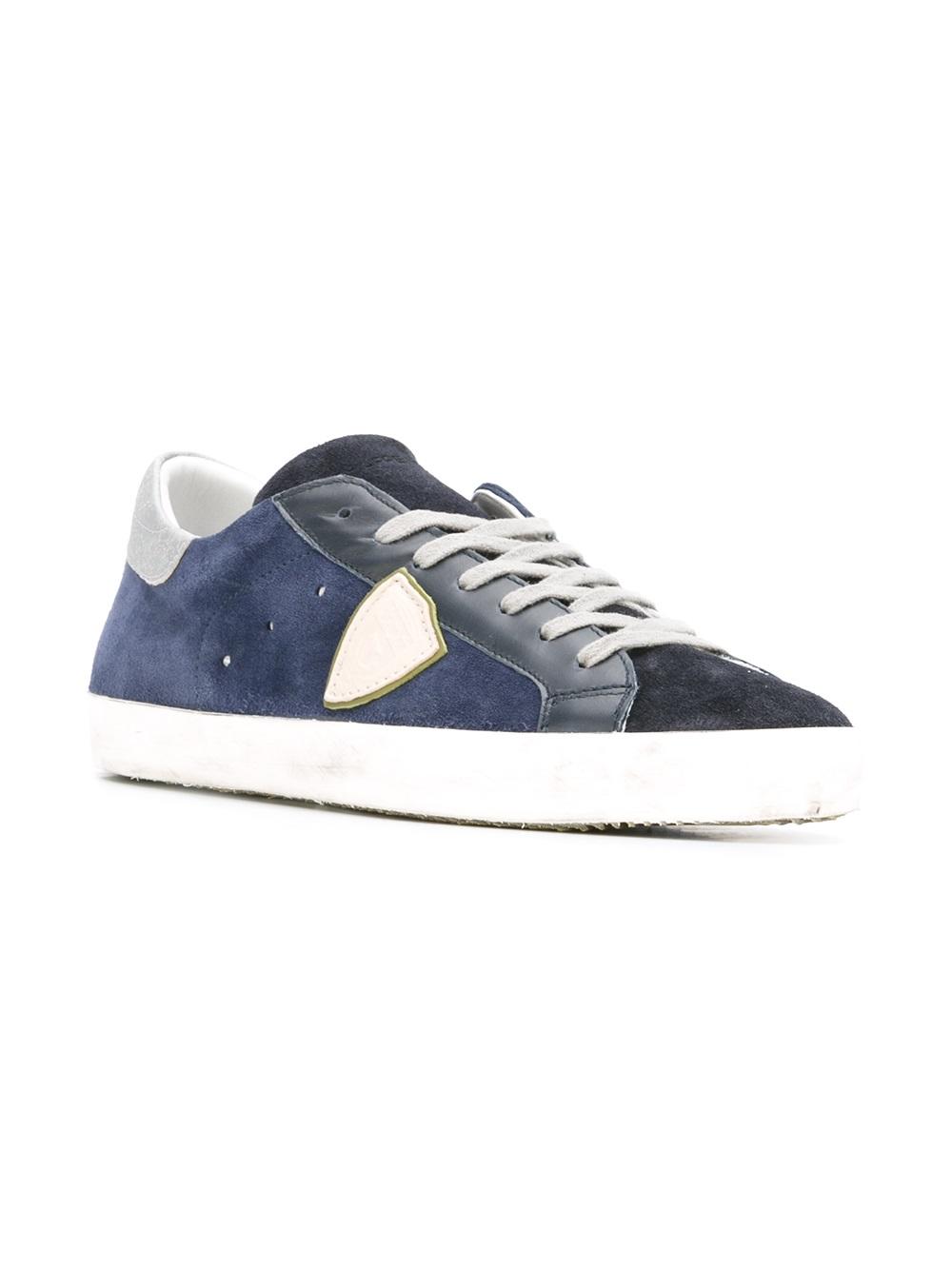 lateral patch sneakers