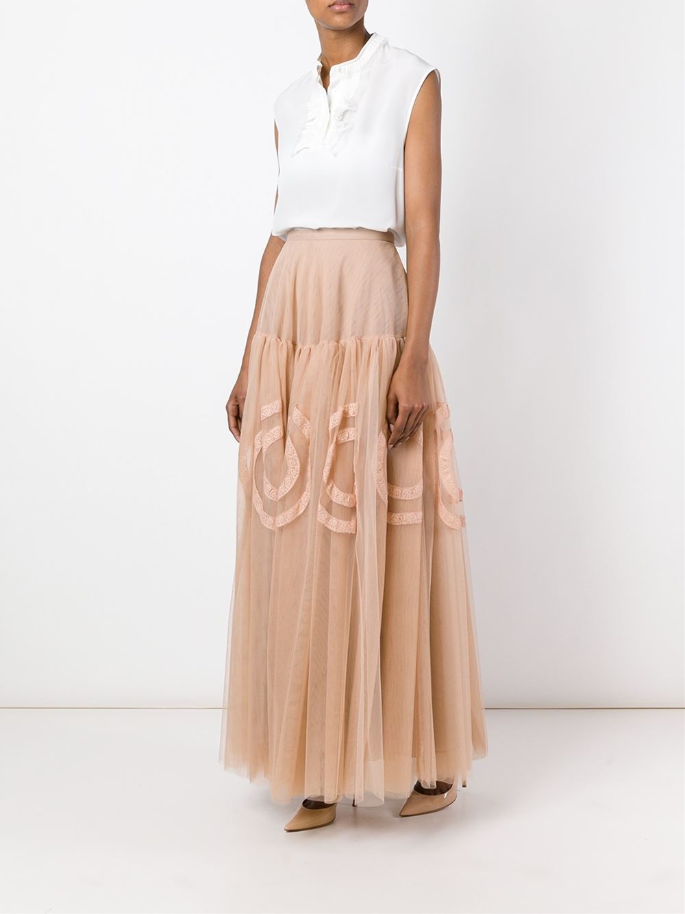 长款薄纱半身裙