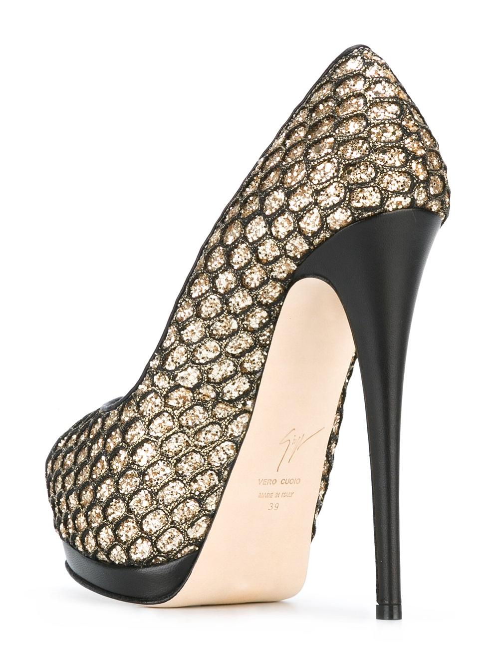 'Sharon' pumps