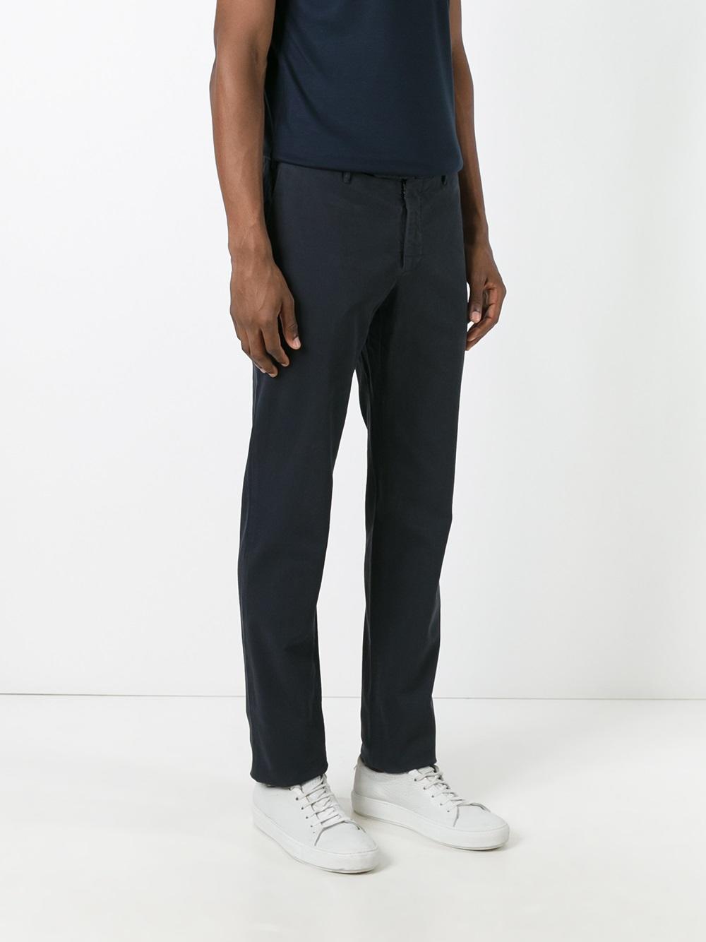 slim-fit trousers 