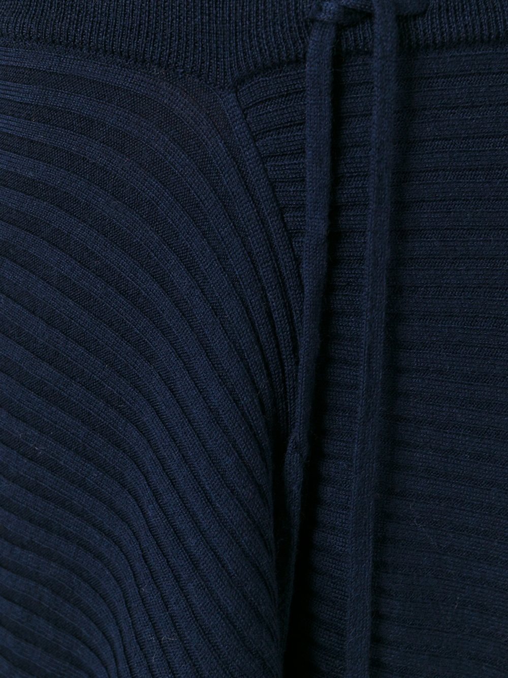 垂坠针织半身裙