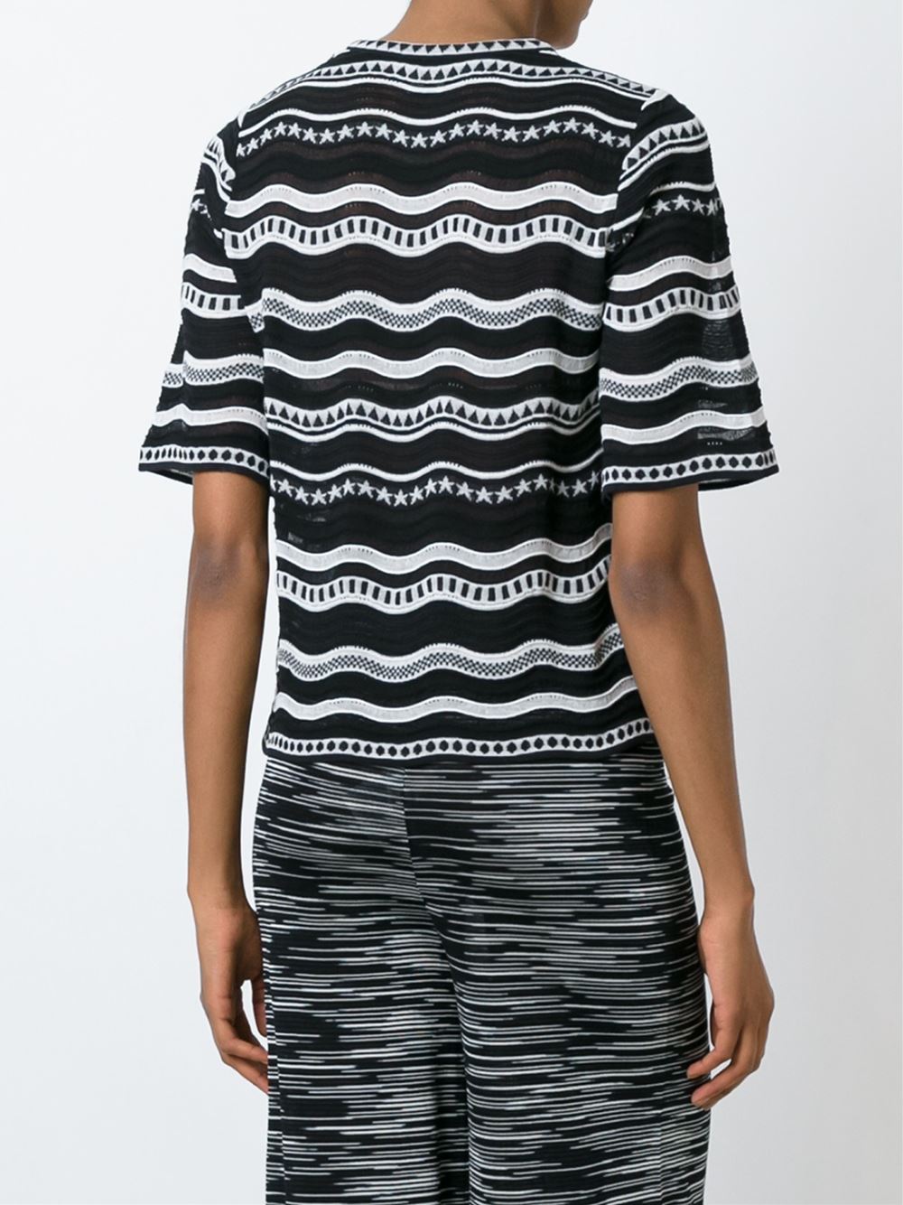 波浪条纹针织上衣