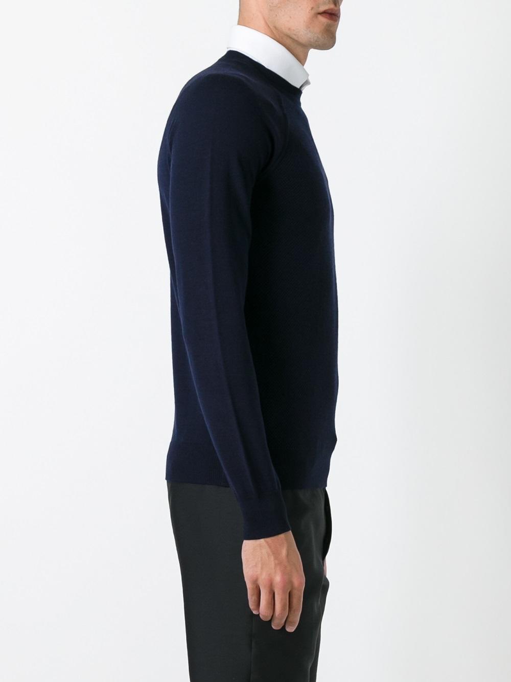 round neck jumper