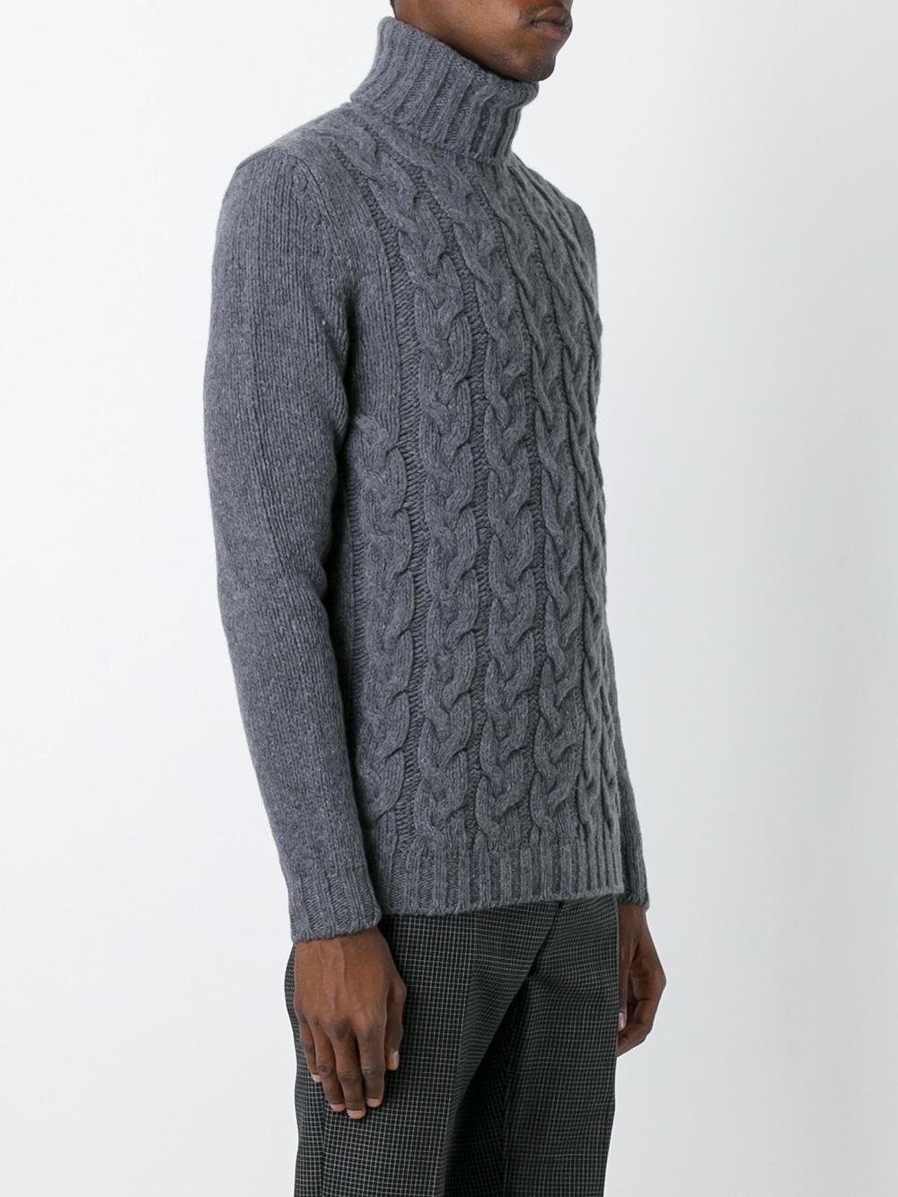 粗绞花针织毛衣