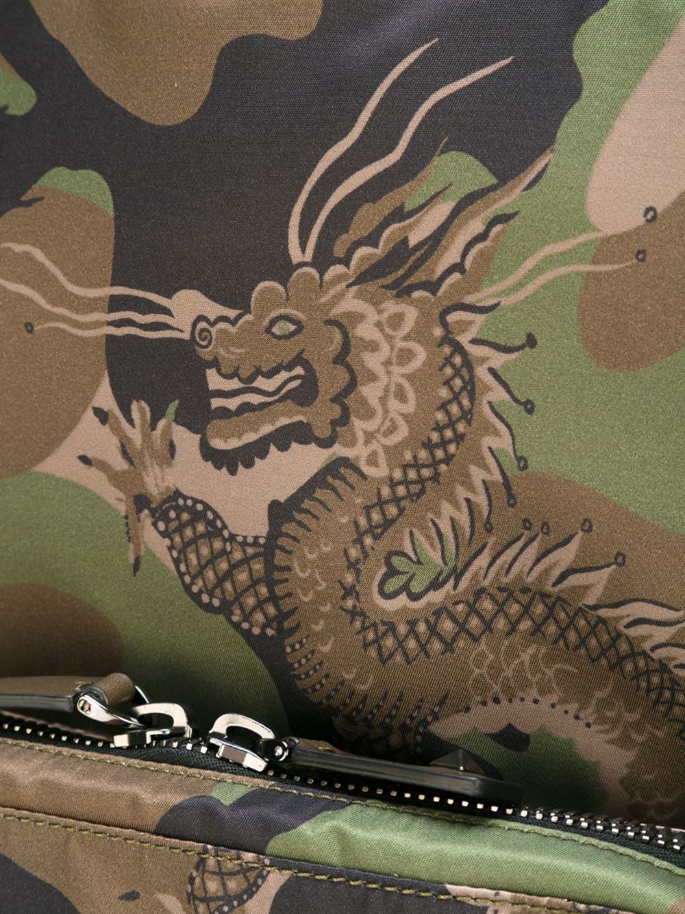 中国龙迷彩背包