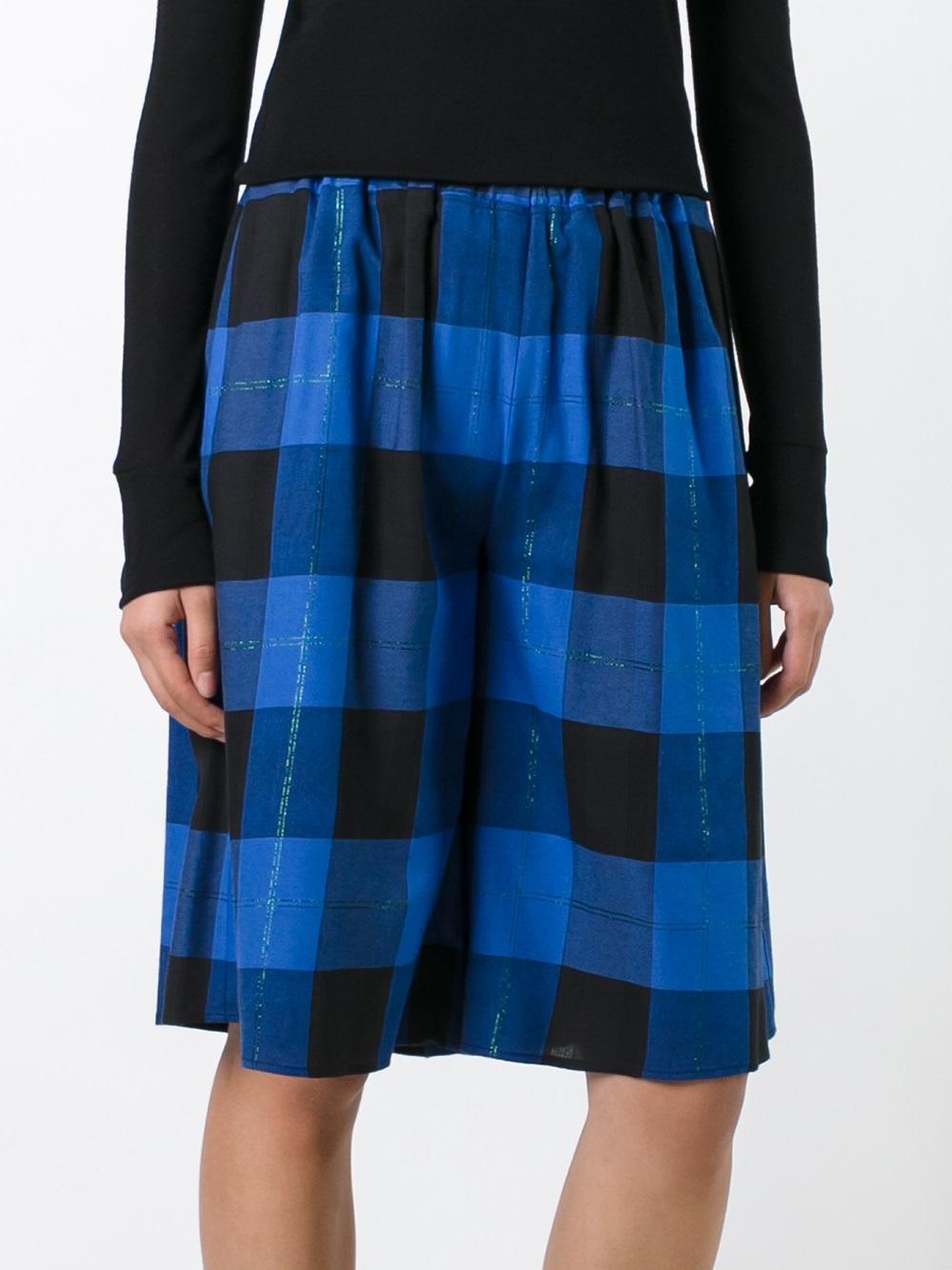 checked skirt 