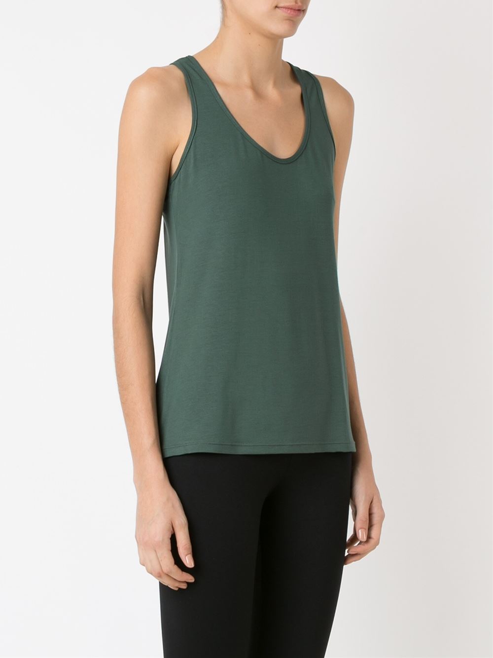 scoop neck tank top