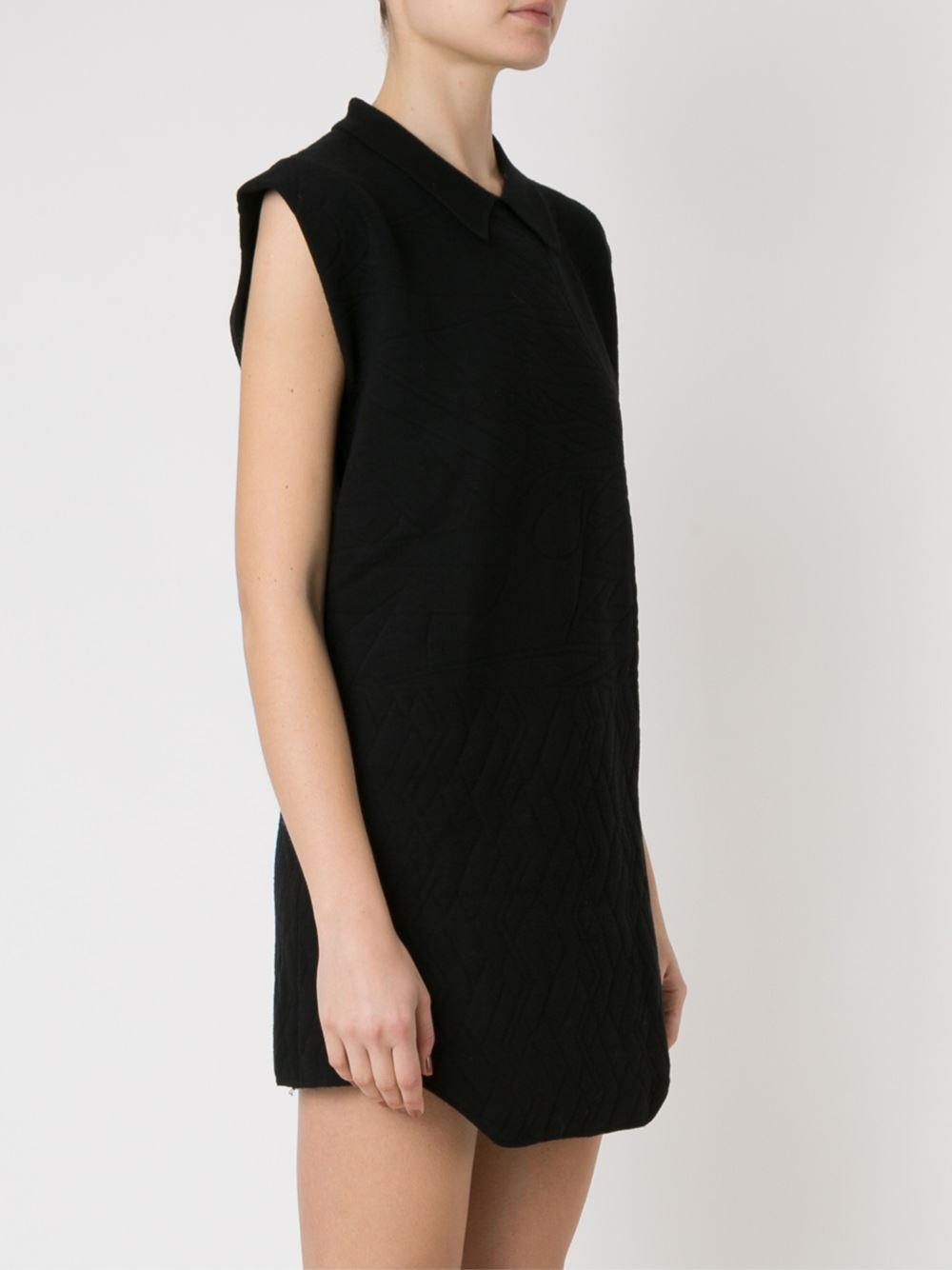 VESTIDO CURTO RELEVO