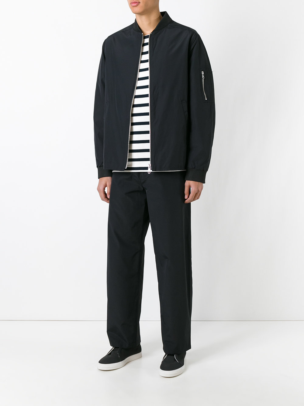 wide-leg trousers 