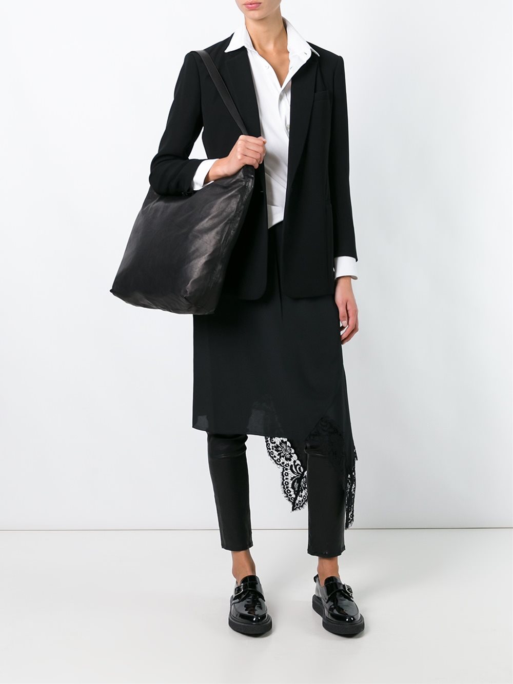 zipped shoulder bag 