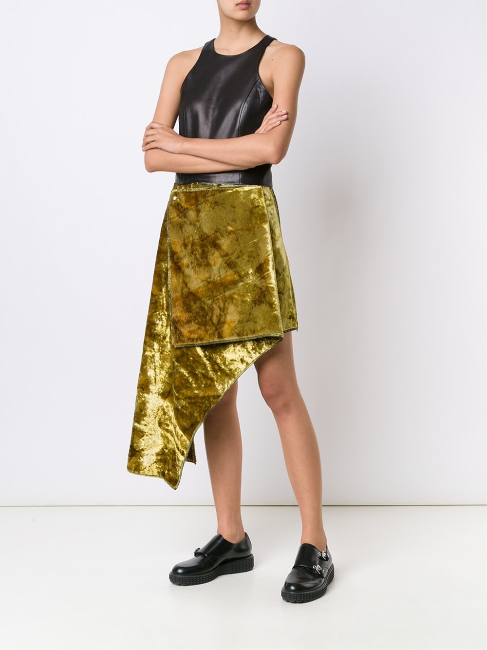 asymmetric skirt 