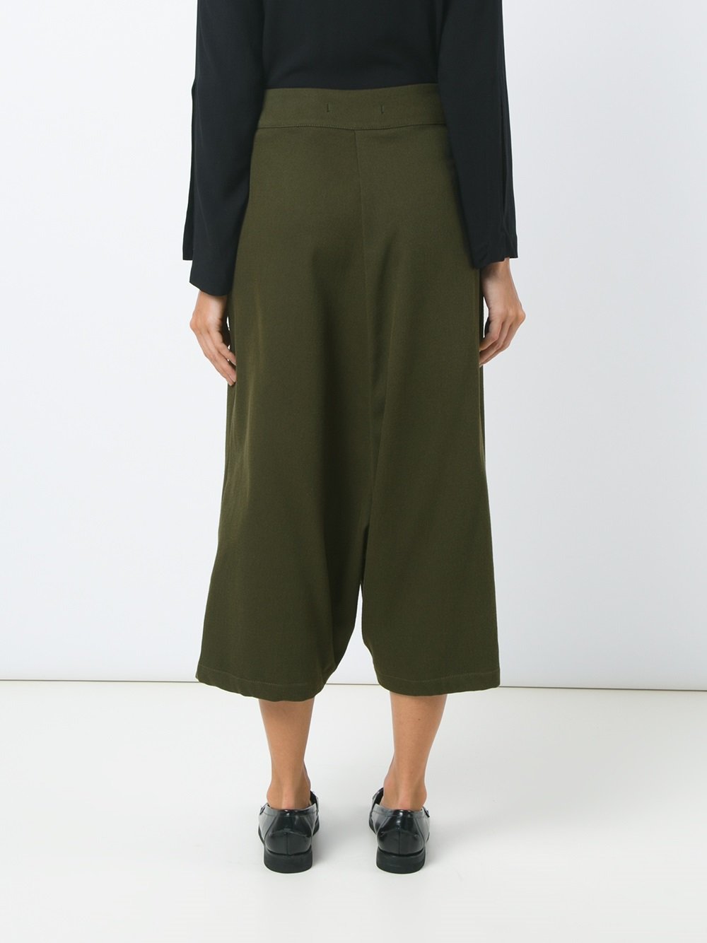 wide leg cropped trousers