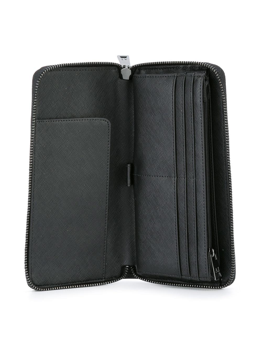 zip around wallet