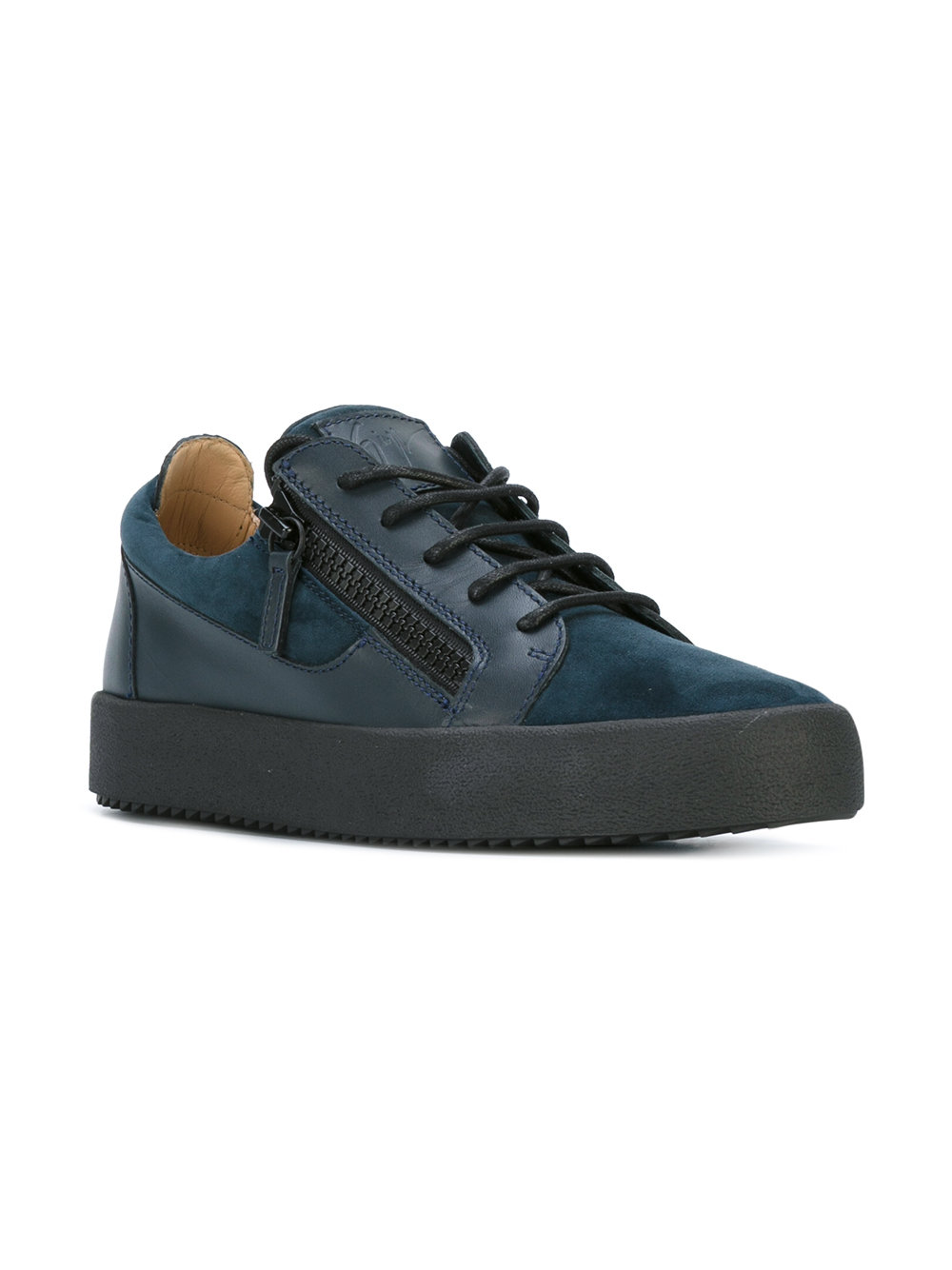 low sneakers