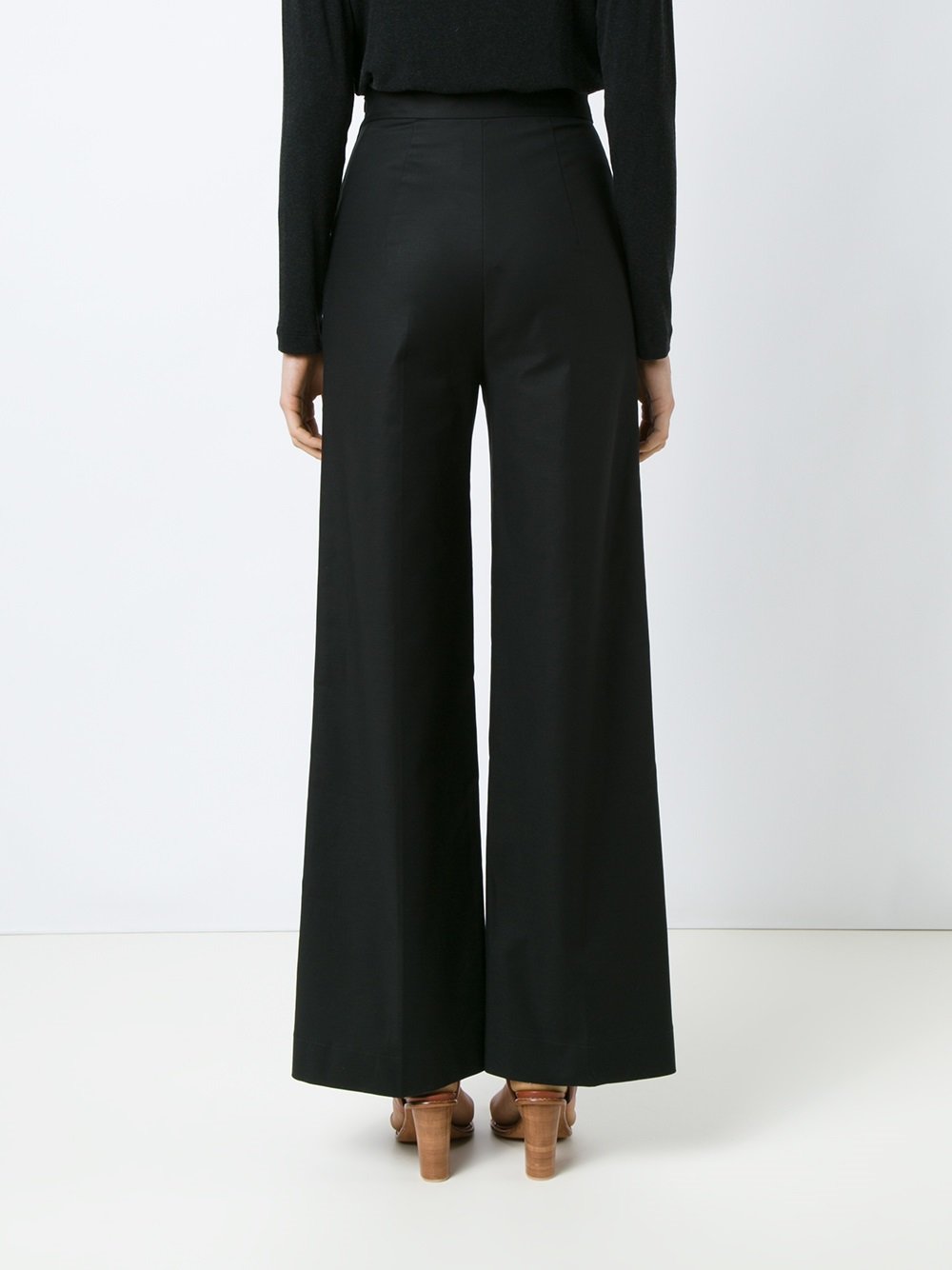 wide leg trousers