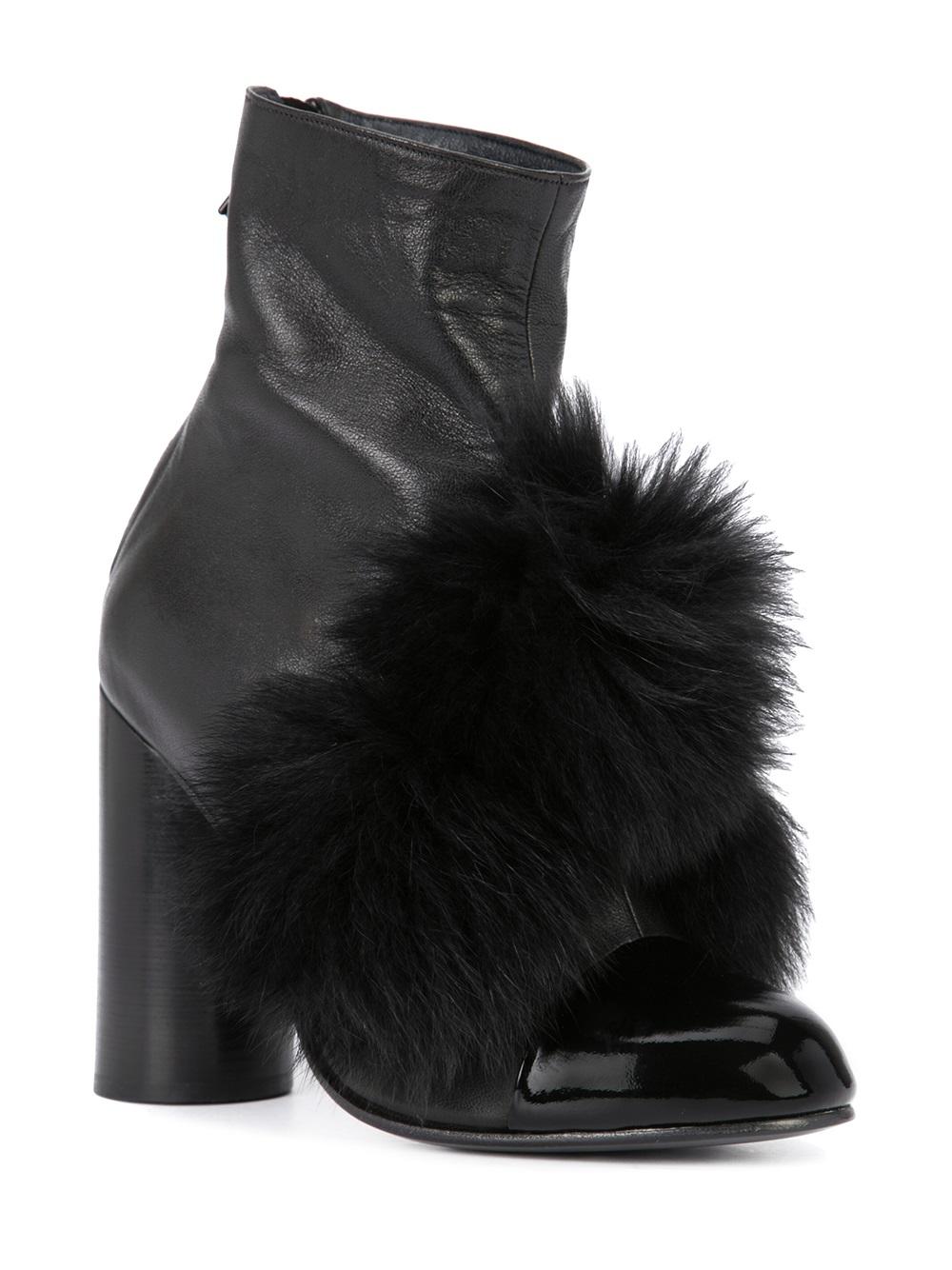 pompom boots