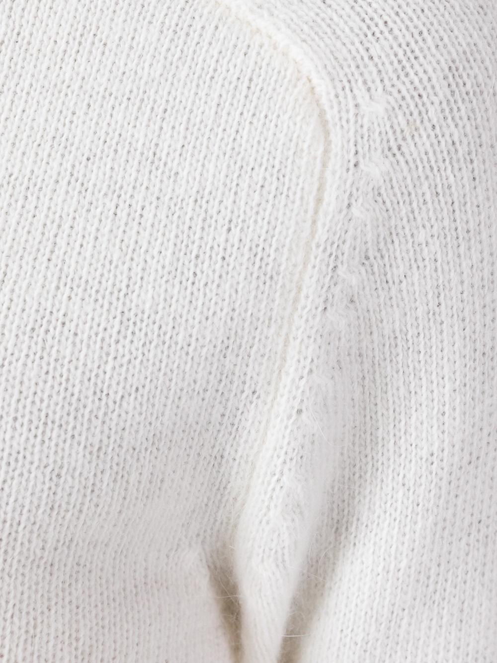 round neck jumper