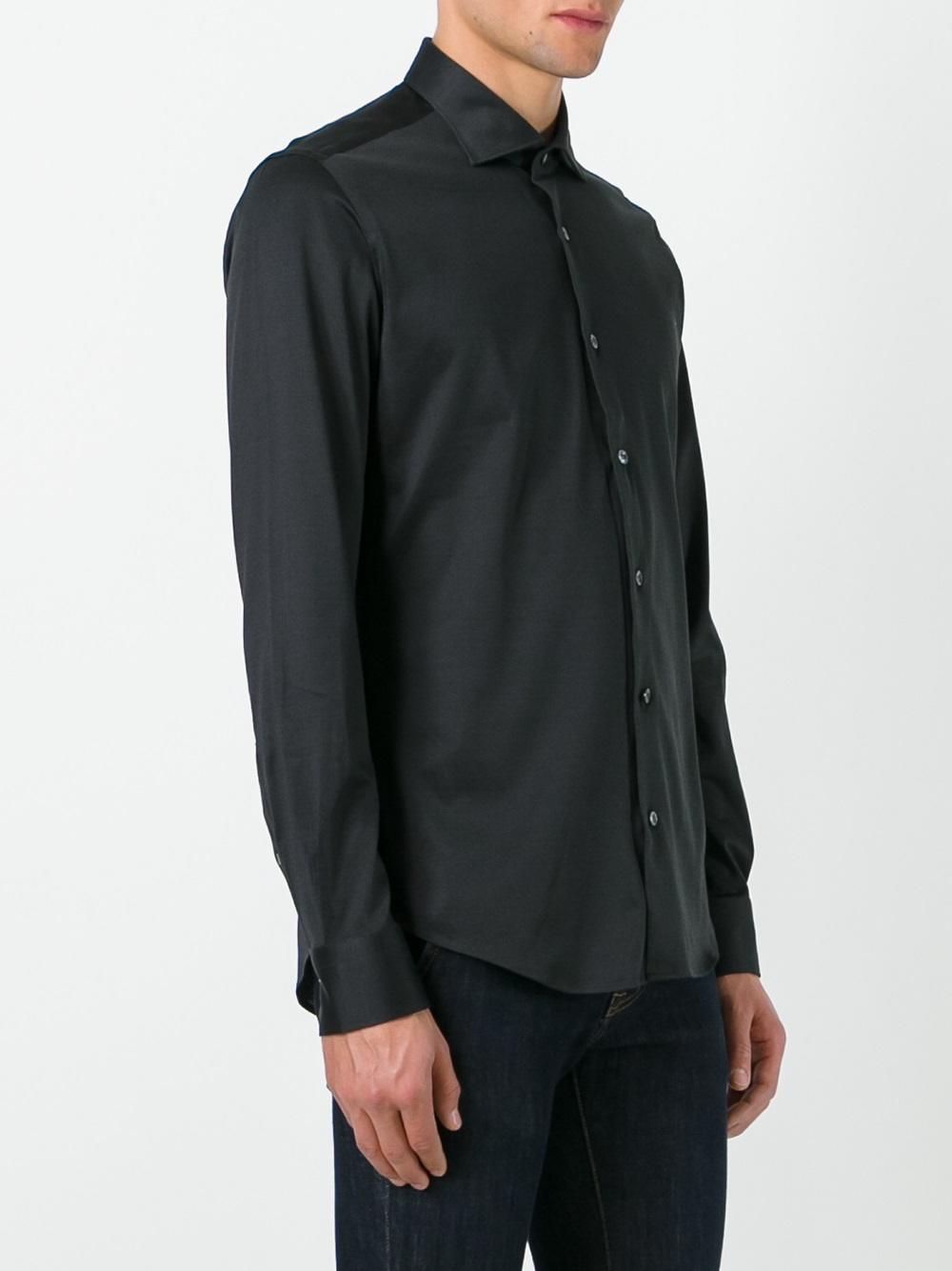 spread collar shirt