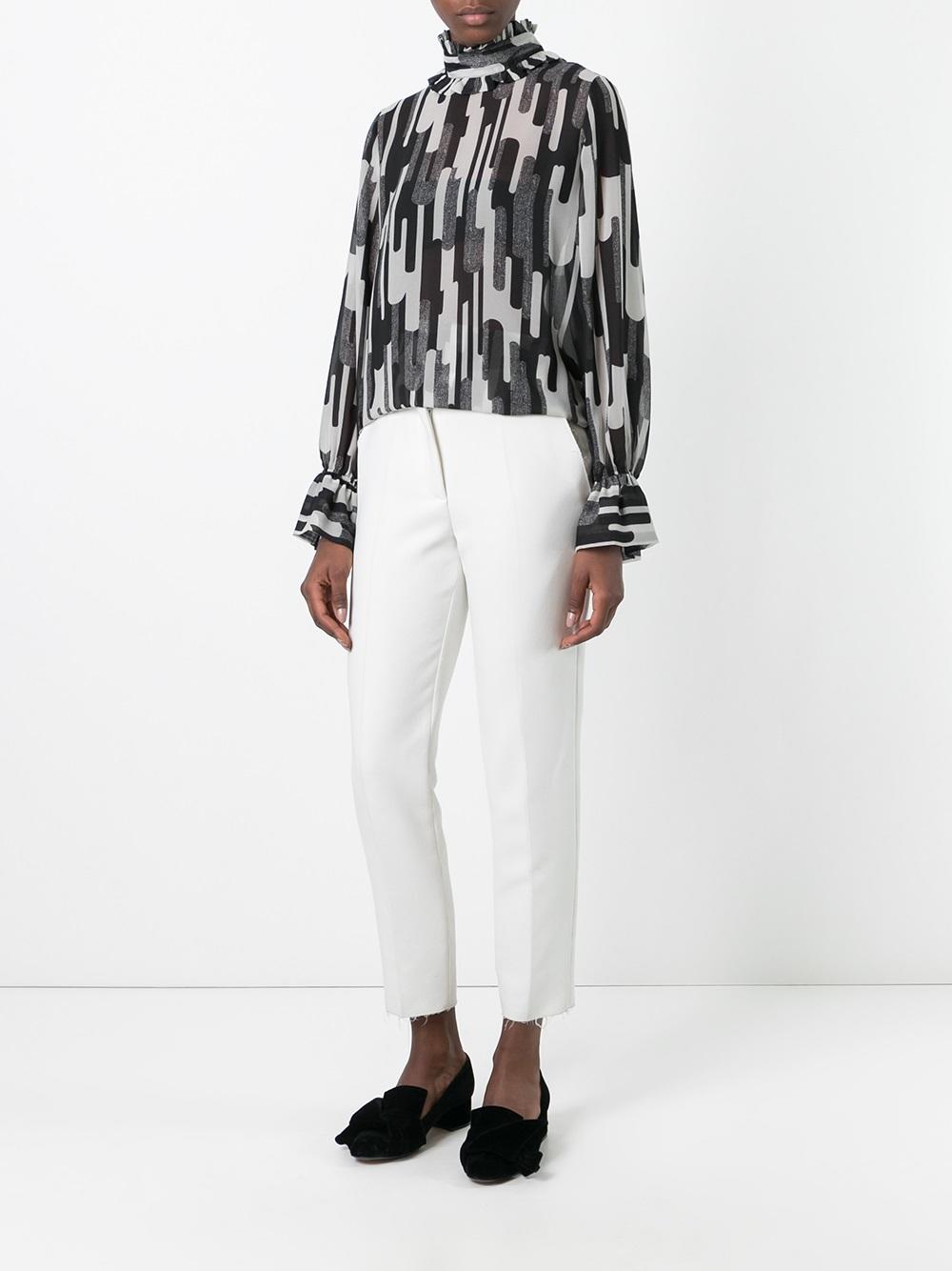 pleated collar blouse