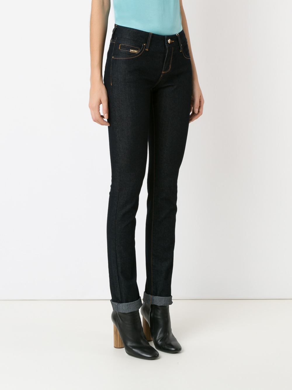slim fit jeans