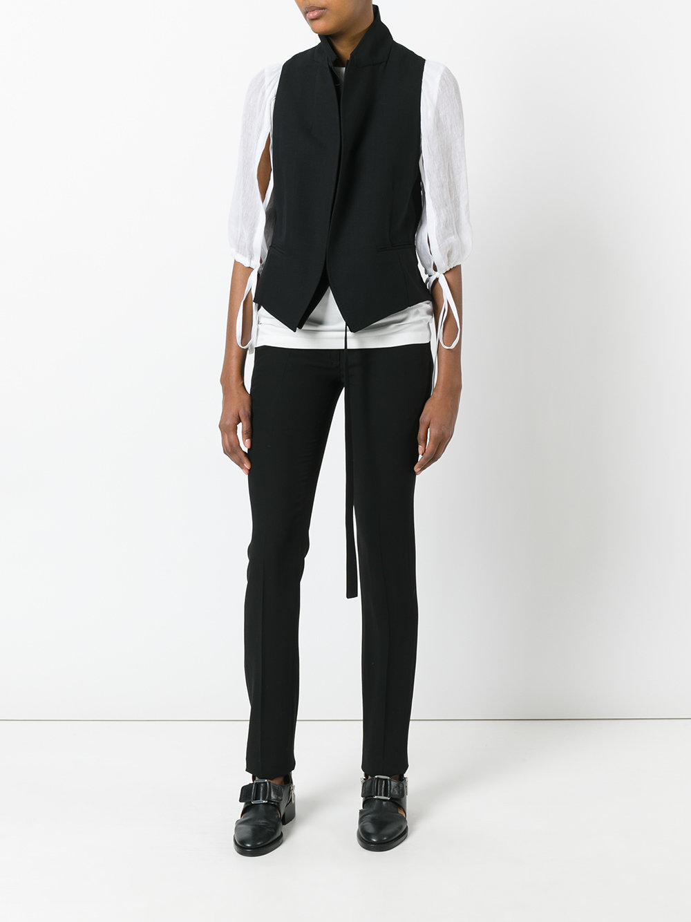 slim-fit tailored trousers