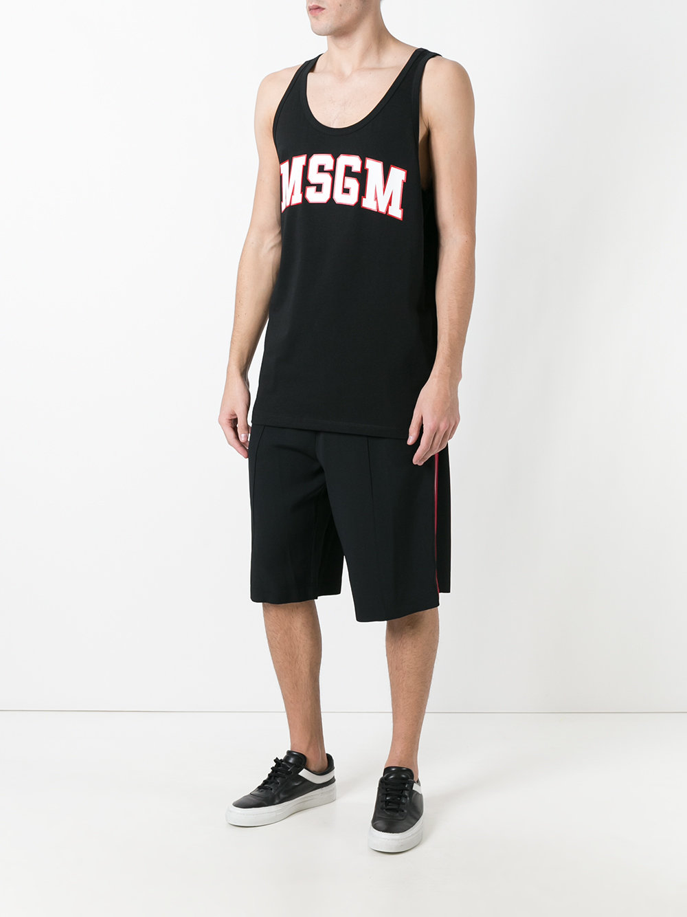 logo print top