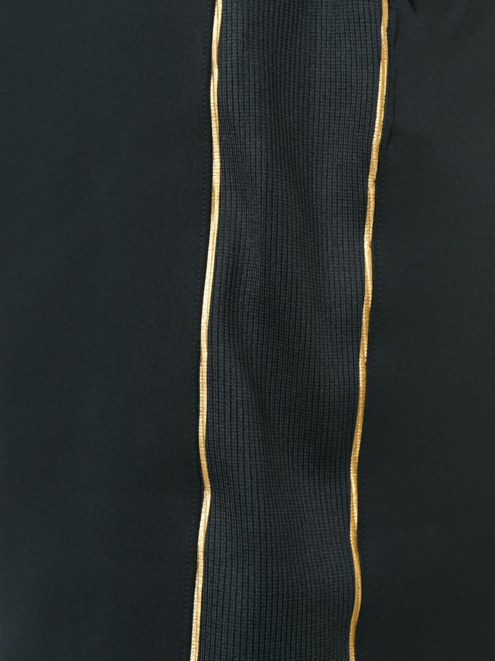 NikeLab x Olivier Rousteing拼接运动短裤