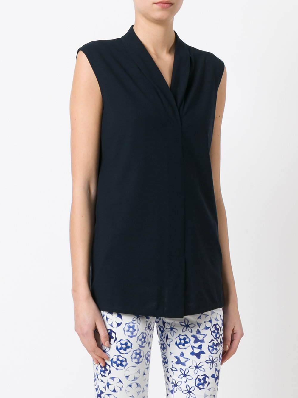 V-neck sleeveless shirt