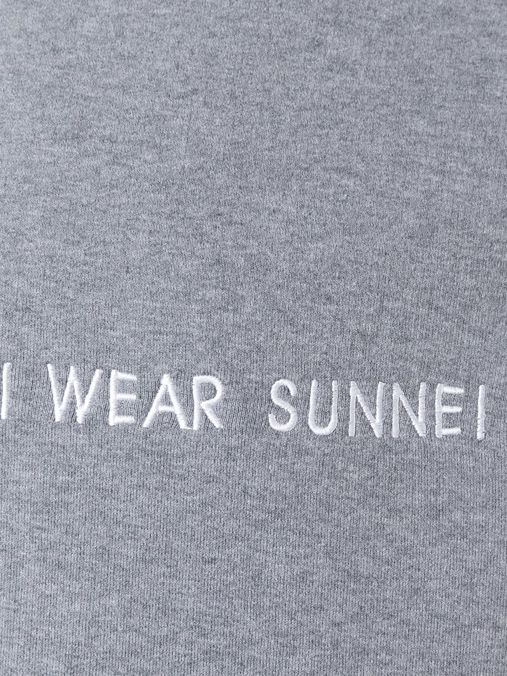 'I wear Sunnei'套头衫