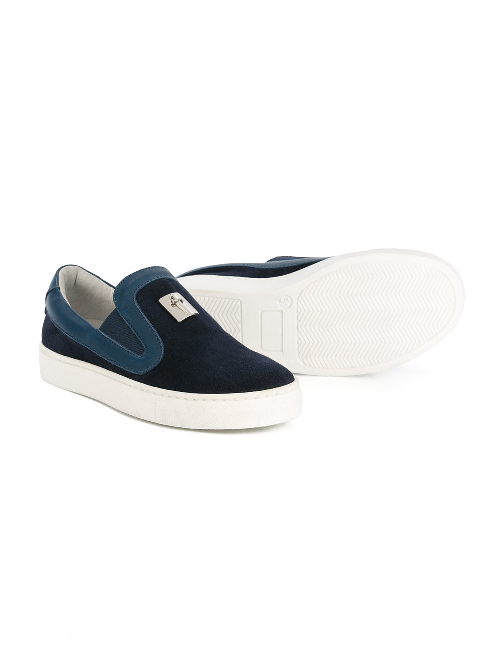 slip-on sneakers 