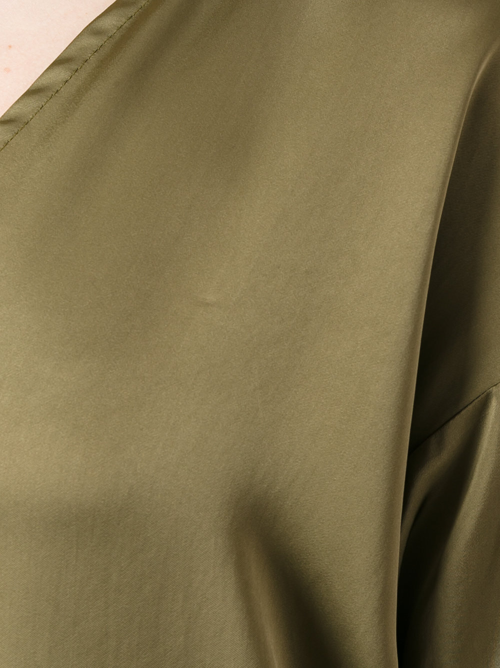 elongated back T-shirt
