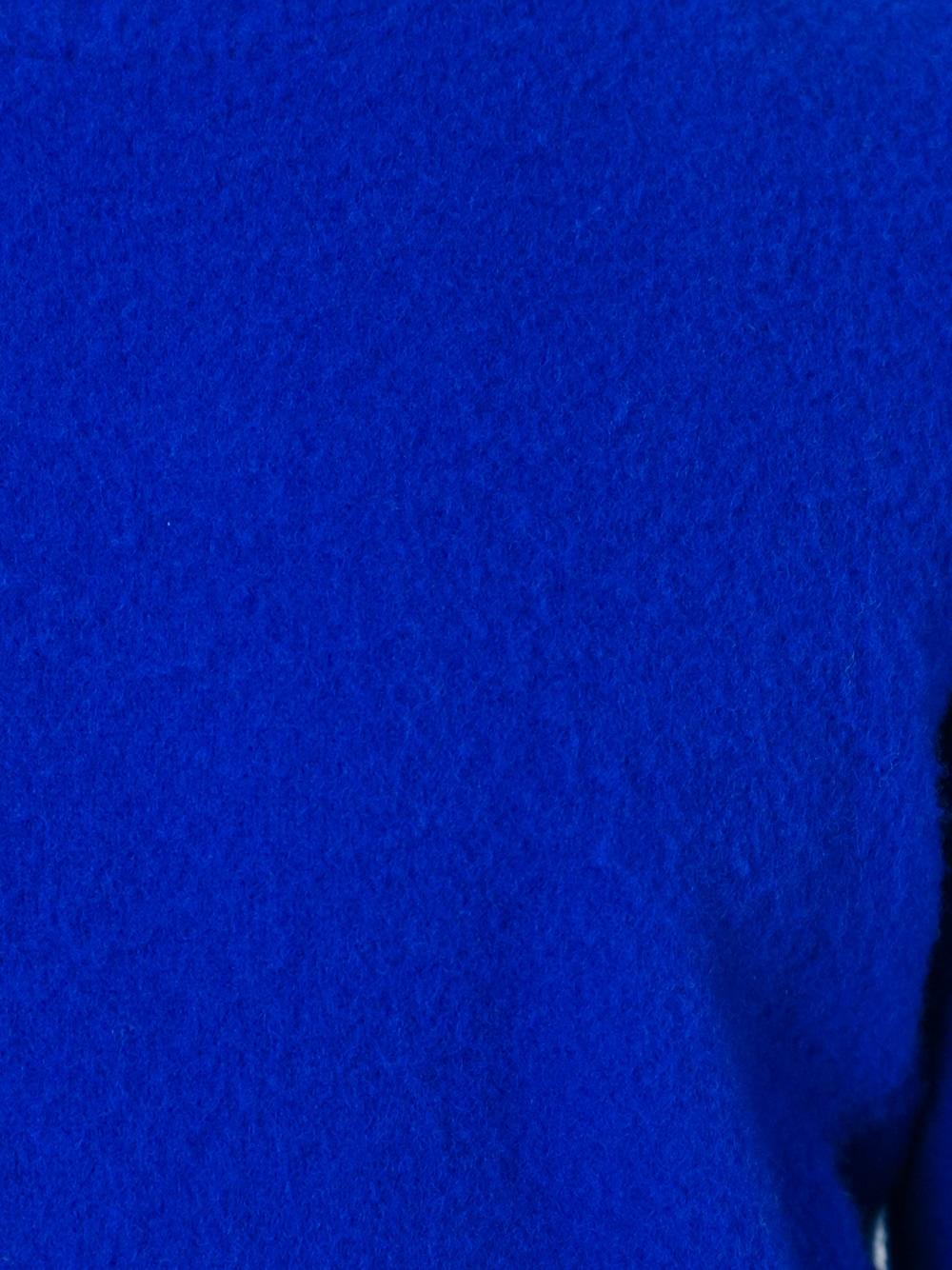 圆领毛衣