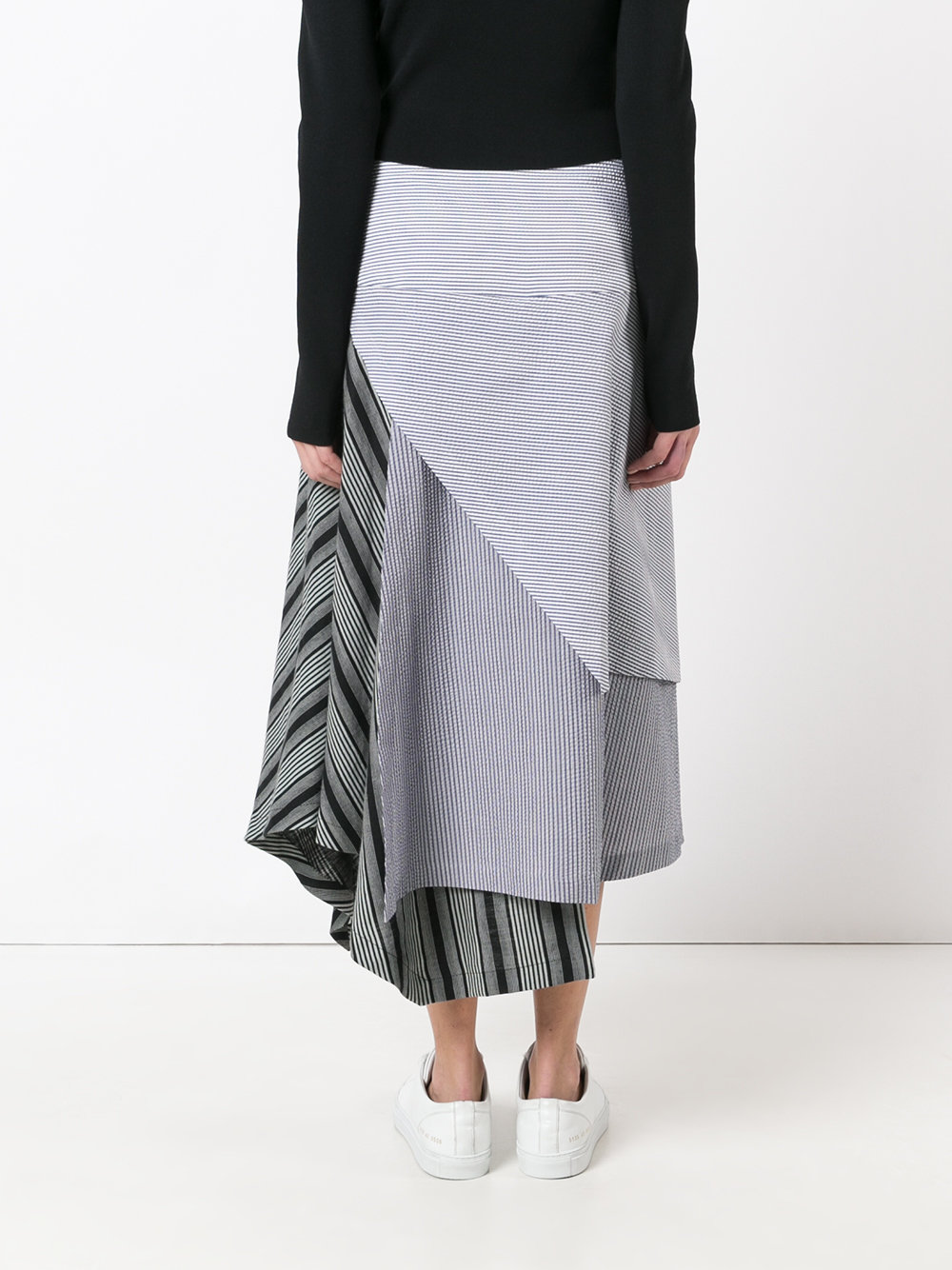 asymmetric skirt 