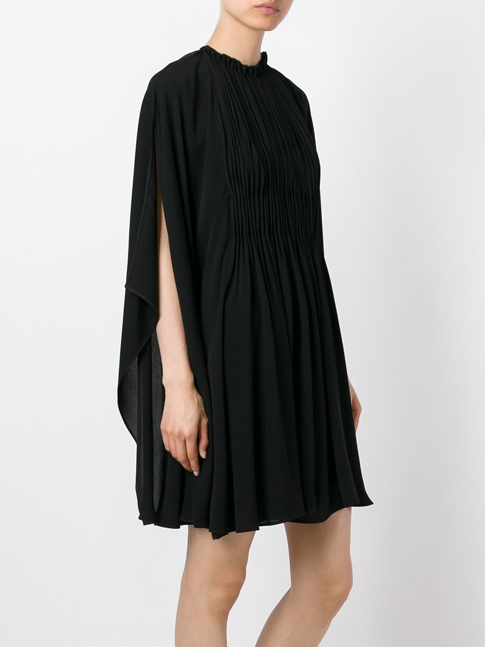 缩褶斗篷连衣裙