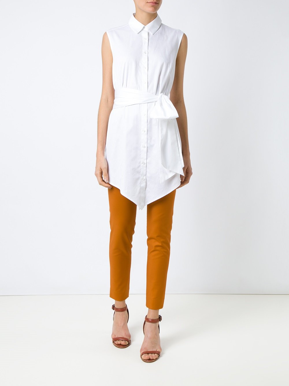sleeveless shirt