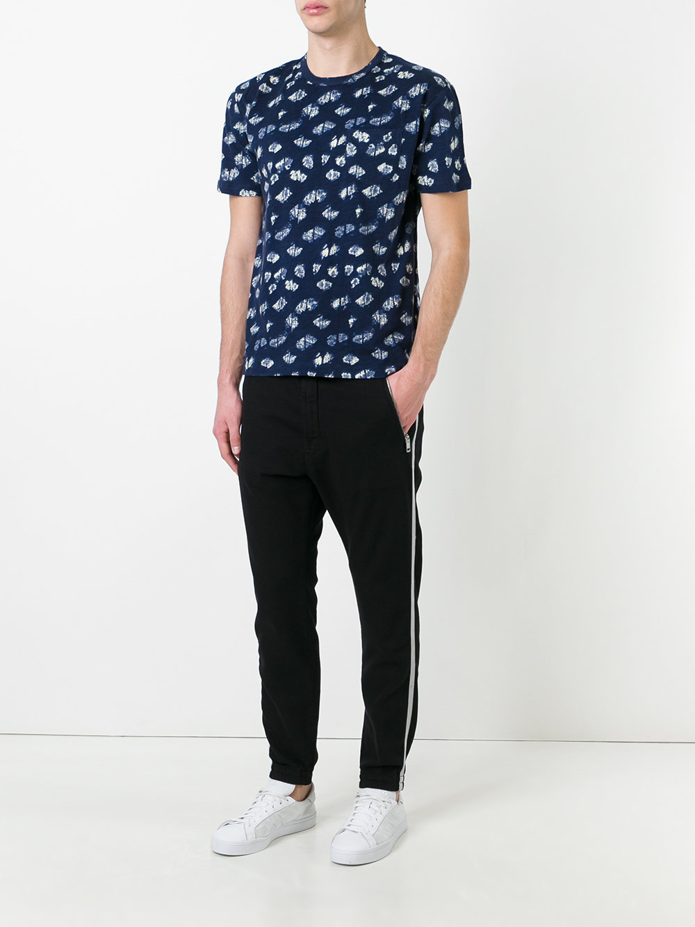 patterned T-shirt