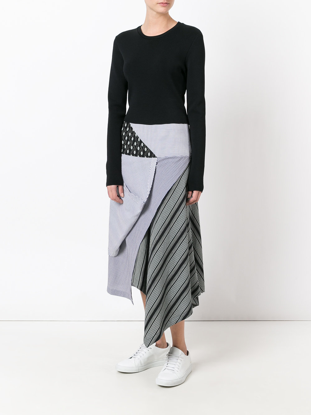 asymmetric skirt 