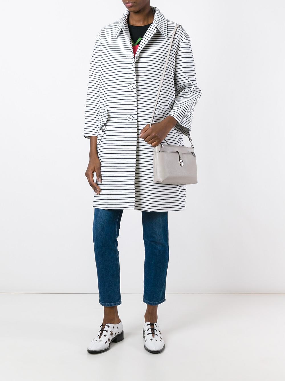 zipped shoulder bag