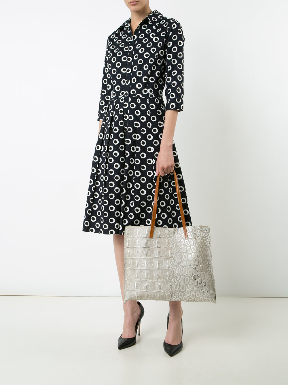 textured tote bag