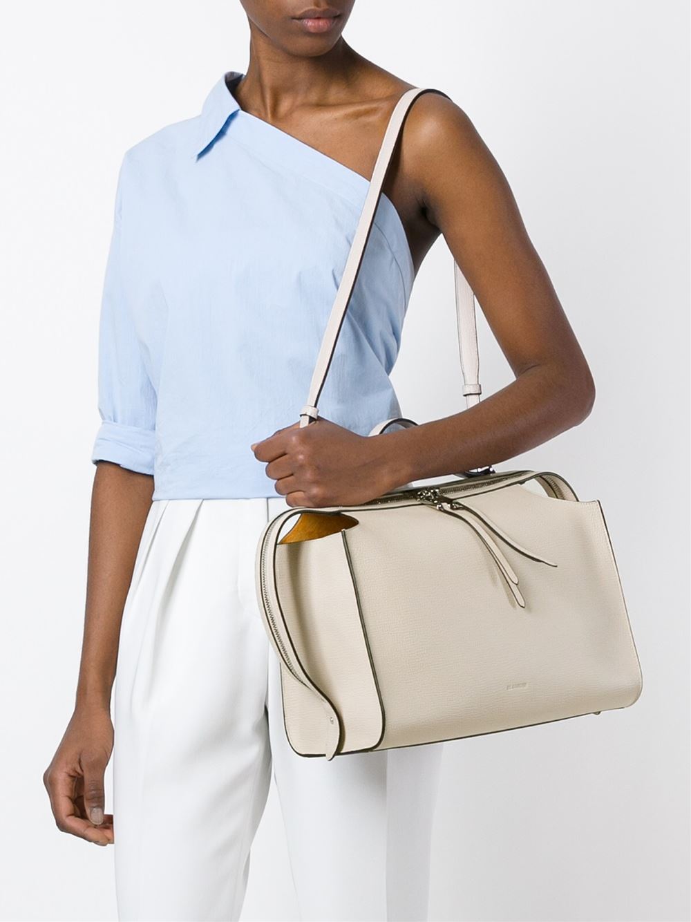 contrast piping shoulder bag