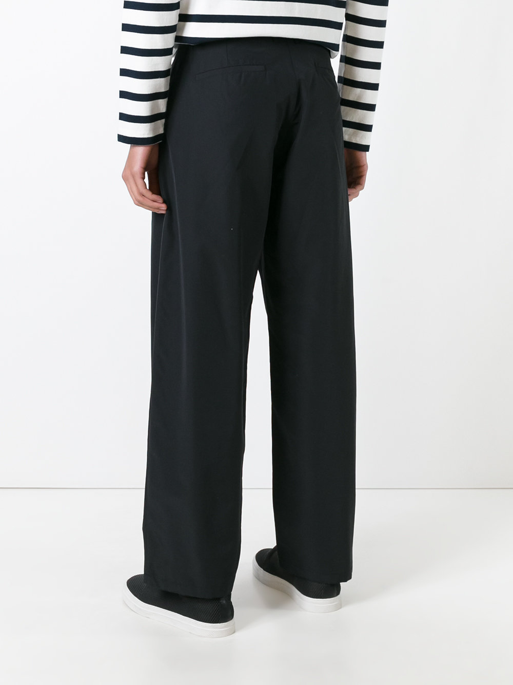 wide-leg trousers 
