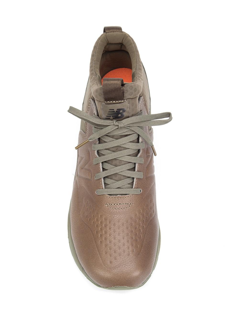 lateral patch sneakers