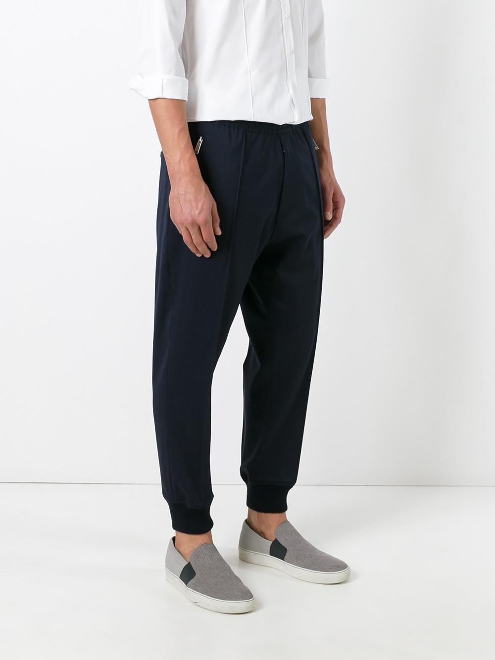 tapered jogging trousers