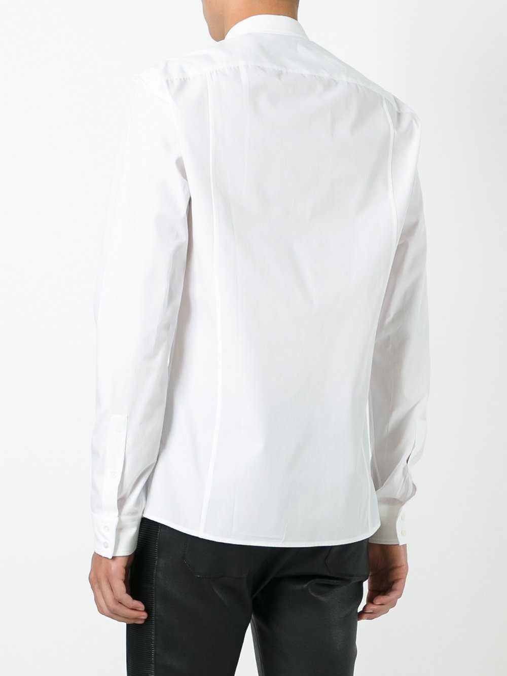 pointed collar shirt