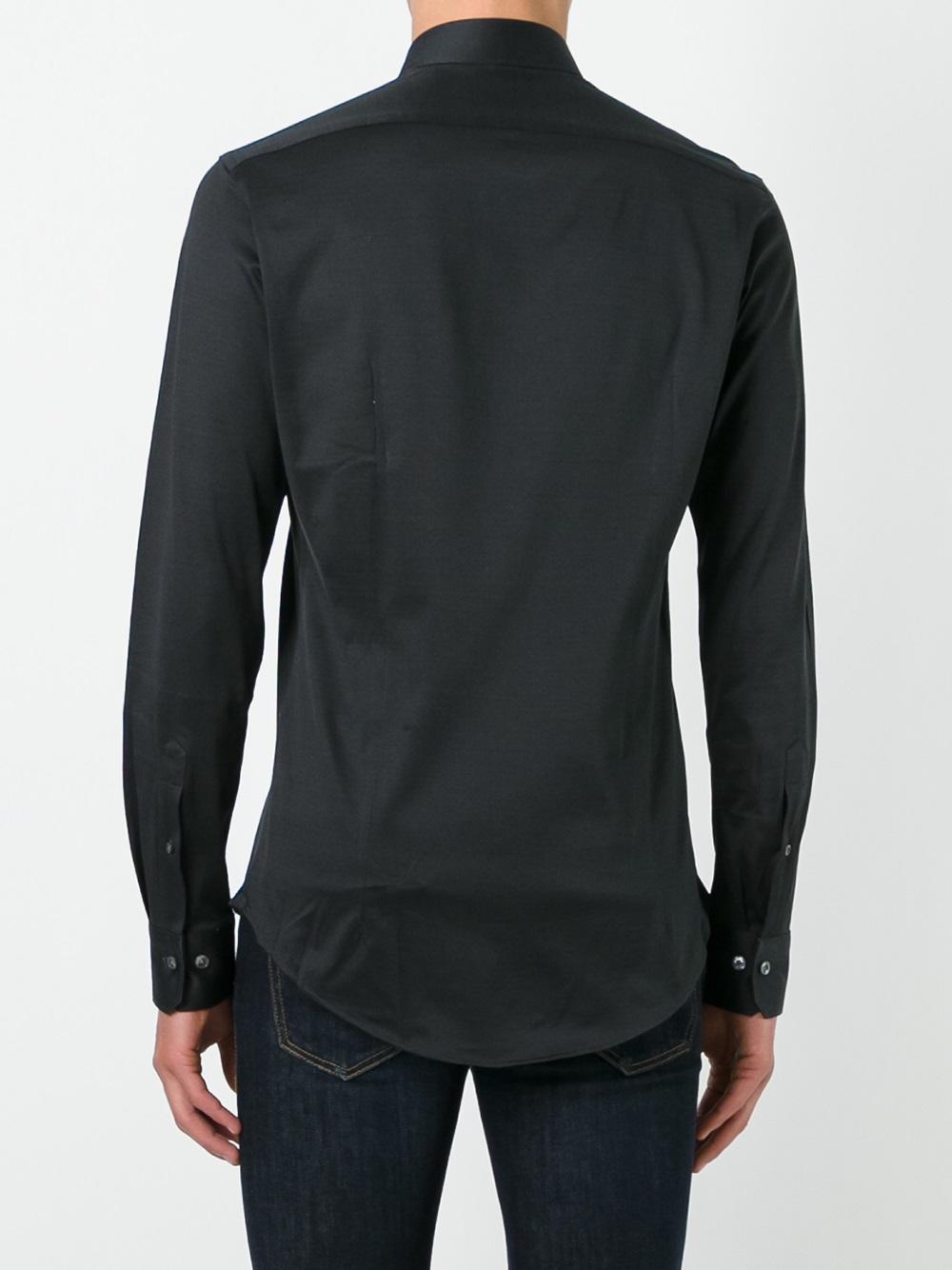 spread collar shirt