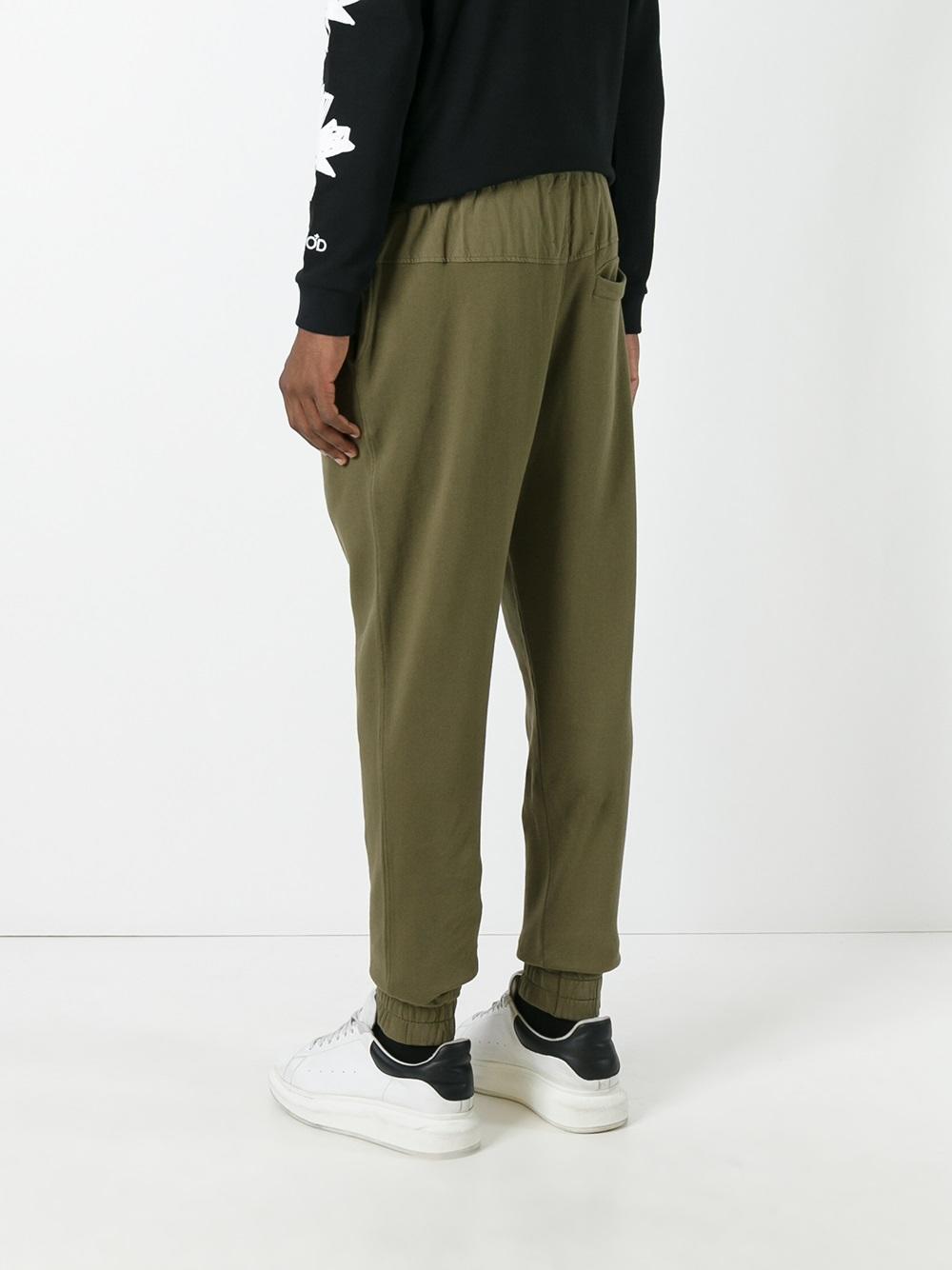 drop-crotch trousers