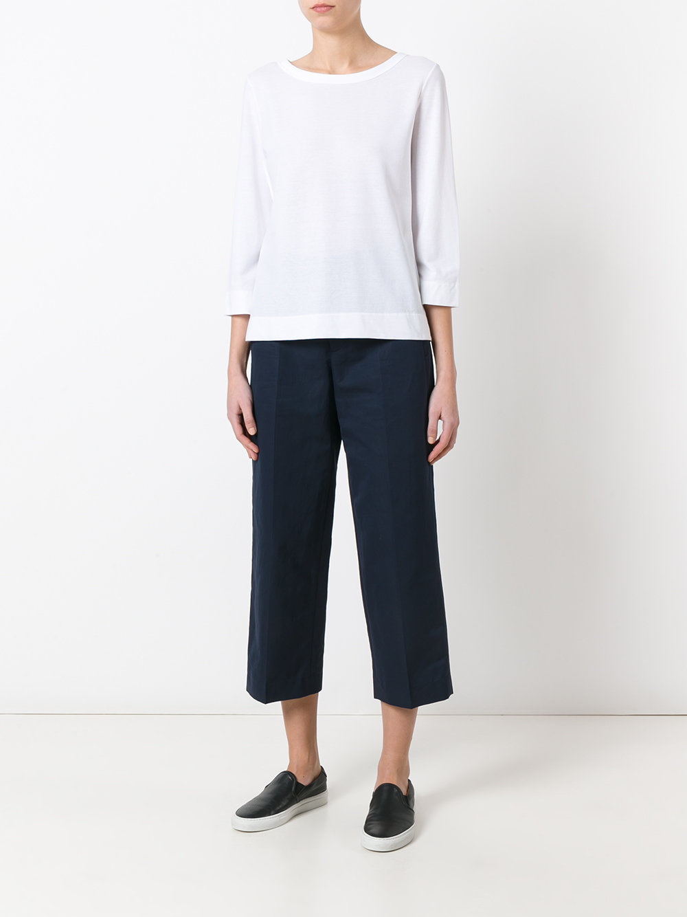 three-quarters sleeve T-shirt