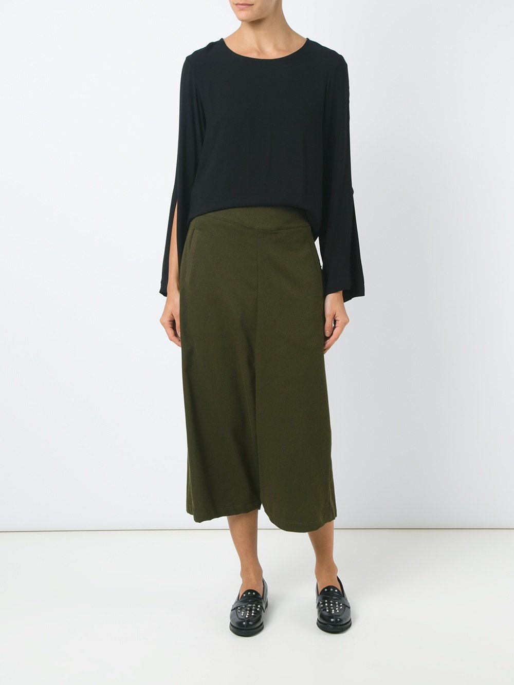 wide leg cropped trousers